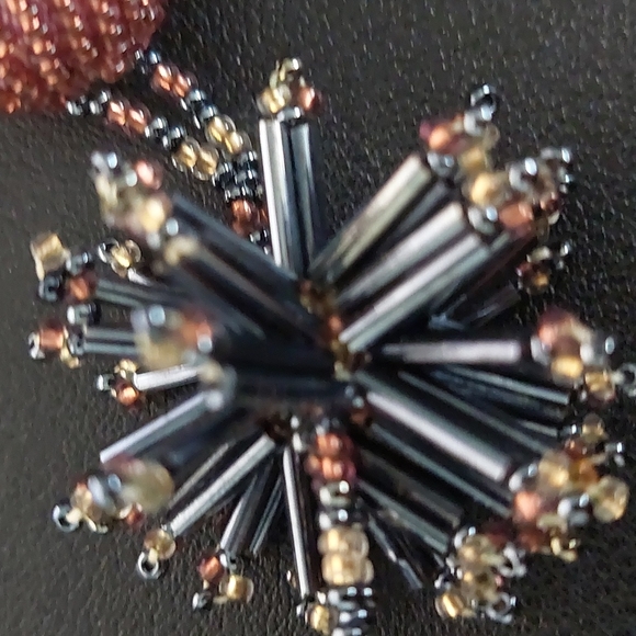 Unique totally beaded Neclace with 7 beaded ballls and 6 beaded clusters - Picture 3 of 4